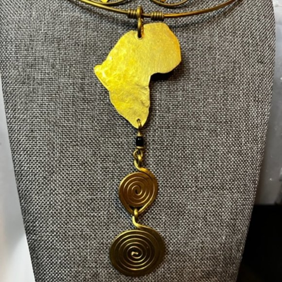 Gold African Choker and Earrings Set. - Picture 2 of 3